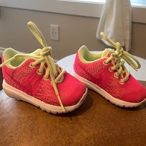 NIKE Infant Girls Flex Shoes